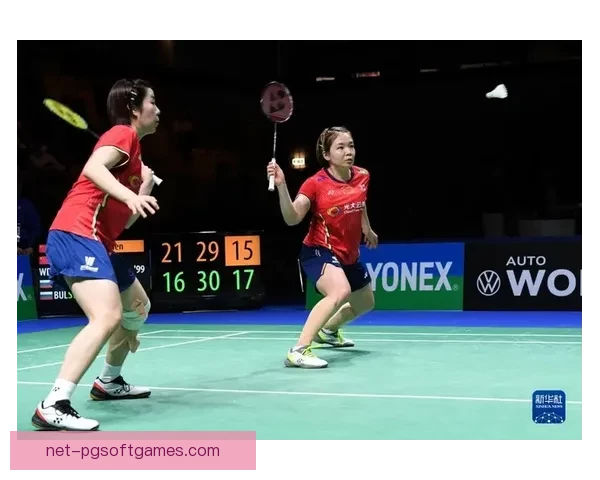 羽毛球赛场燃！国羽双打擎旗向前冲